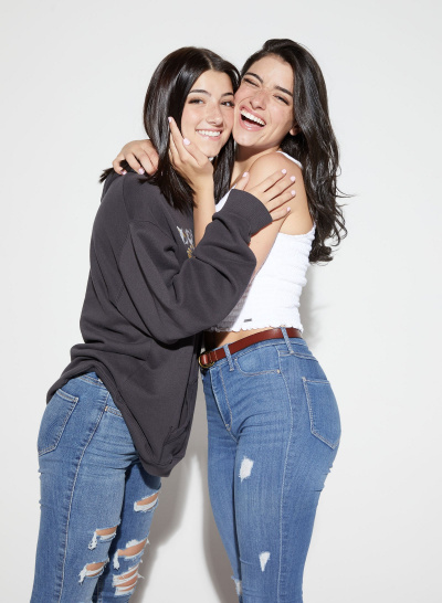 /TikTok-Stars-Charli-Dixie-Hollister-Campaign-Promo.jpg